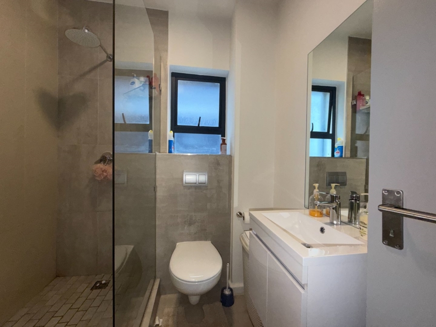 1 Bedroom Property for Sale in Table View Western Cape